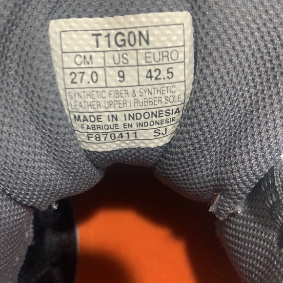 Shoes - Picture 2 of 2